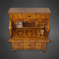 Biedermeier-Zylindersekretär aus Nussbaum, Süddeutschland um 1825–1830