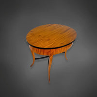Ovaler Biedermeier-Beistelltisch kirschbaumfurniert 1825