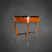 Ovaler Biedermeier-Beistelltisch kirschbaumfurniert 1825