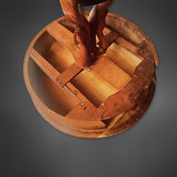 Seltener Biedermeier Nussbaum Beistelltisch mit Schwänen