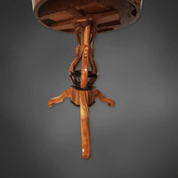 Seltener Biedermeier Nussbaum Beistelltisch mit Schwänen