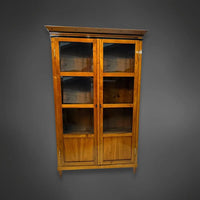 Biedermeier Vitrine zweitürig Kirschbaum massiv