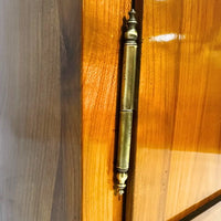 Biedermeier Vitrine zweitürig Kirschbaum massiv