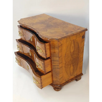 Barockkommode in Nussbaumfurnier um 1790 - Möbel