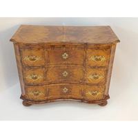 Barockkommode in Nussbaumfurnier um 1790 - Möbel