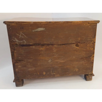 Barockkommode in Nussbaumfurnier um 1790 - Möbel