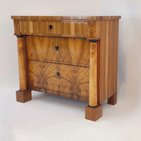 Biedermeier Kommode Nussbaum furniert um 1830 - Möbel