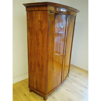 Biedermeier Schrank mit bombierten Türen um 1825 - Möbel