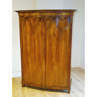 Biedermeier Schrank mit bombierten Türen um 1825 - Möbel