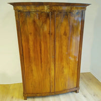 Biedermeier Schrank mit bombierten Türen um 1825 - Möbel