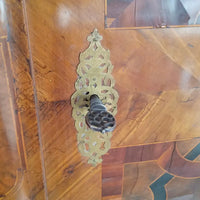 Barockschrank mit Intarsien Mitte 18. Jh. - Möbel