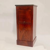 Empire Nachttisch in Mahagoni furniert 1830 - Möbel