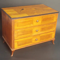 Miniatur Kommode im Klassizismus-Stil um 1815 - Möbel