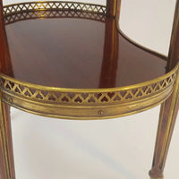 Ovaler Salontisch im Stil von Louis XVI - Möbel