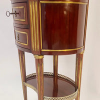 Ovaler Salontisch im Stil von Louis XVI - Möbel