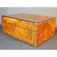 Schatulle in Vogelaugenahorn mit Bandintarsienmum 1850