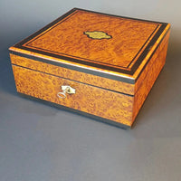 Schatulle in Vogelaugenahorn Rosenholz und Palisander