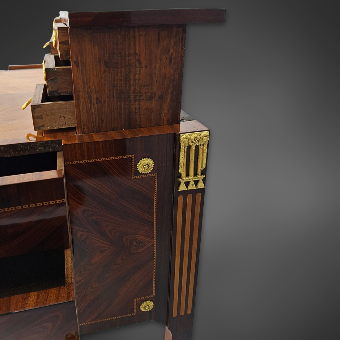Bureau à transformation à la Bourgogne – Verwandlungsmöbel im Transition-Stil, 2. Hälfte 19. Jh.