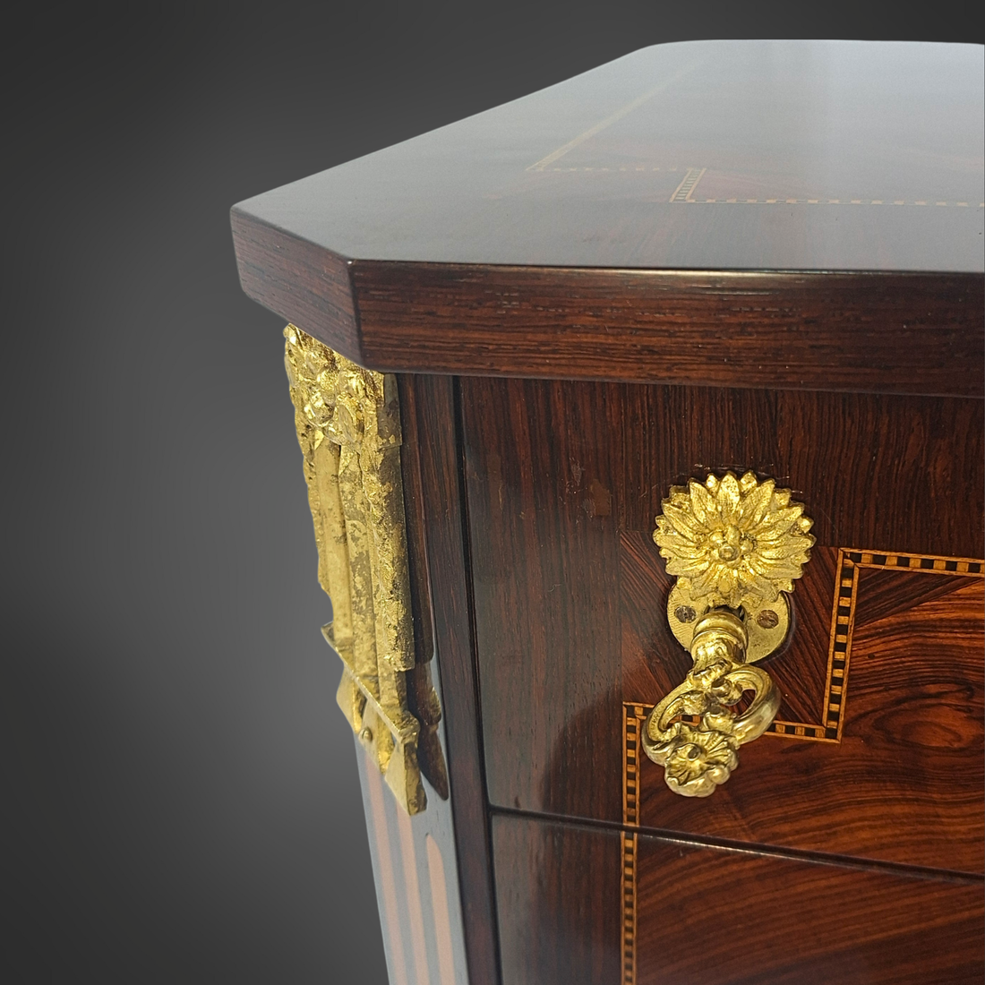 Bureau à transformation à la Bourgogne – Verwandlungsmöbel im Transition-Stil, 2. Hälfte 19. Jh.