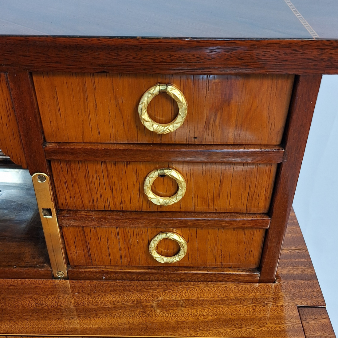Bureau à transformation à la Bourgogne – Verwandlungsmöbel im Transition-Stil, 2. Hälfte 19. Jh.
