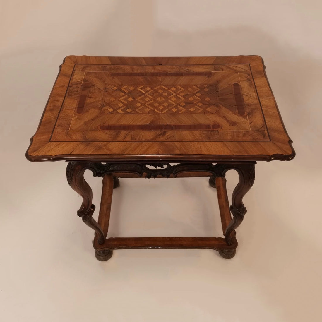 German baroque table from the 18th century with wonderful inlay work