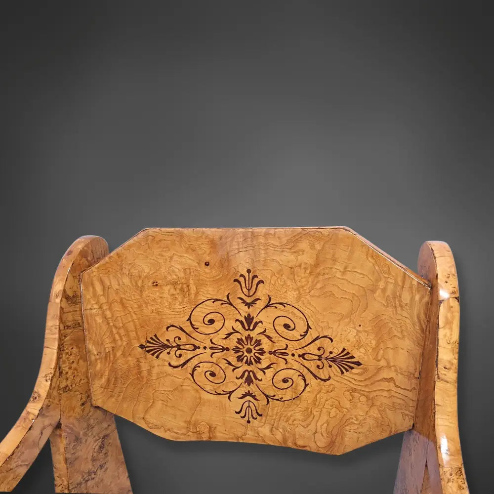Vier Armlehnstühle Maserbirke russisches/baltisches