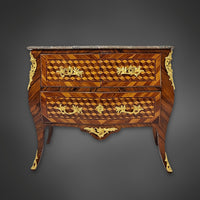 Louis-XV-Kommode mit Würfelmarketerie, Frankreich, 2. Hälfte 18. Jahrhundert