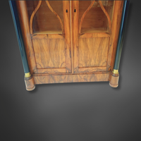 Vitrine Biedermeier avec colonnes noircies