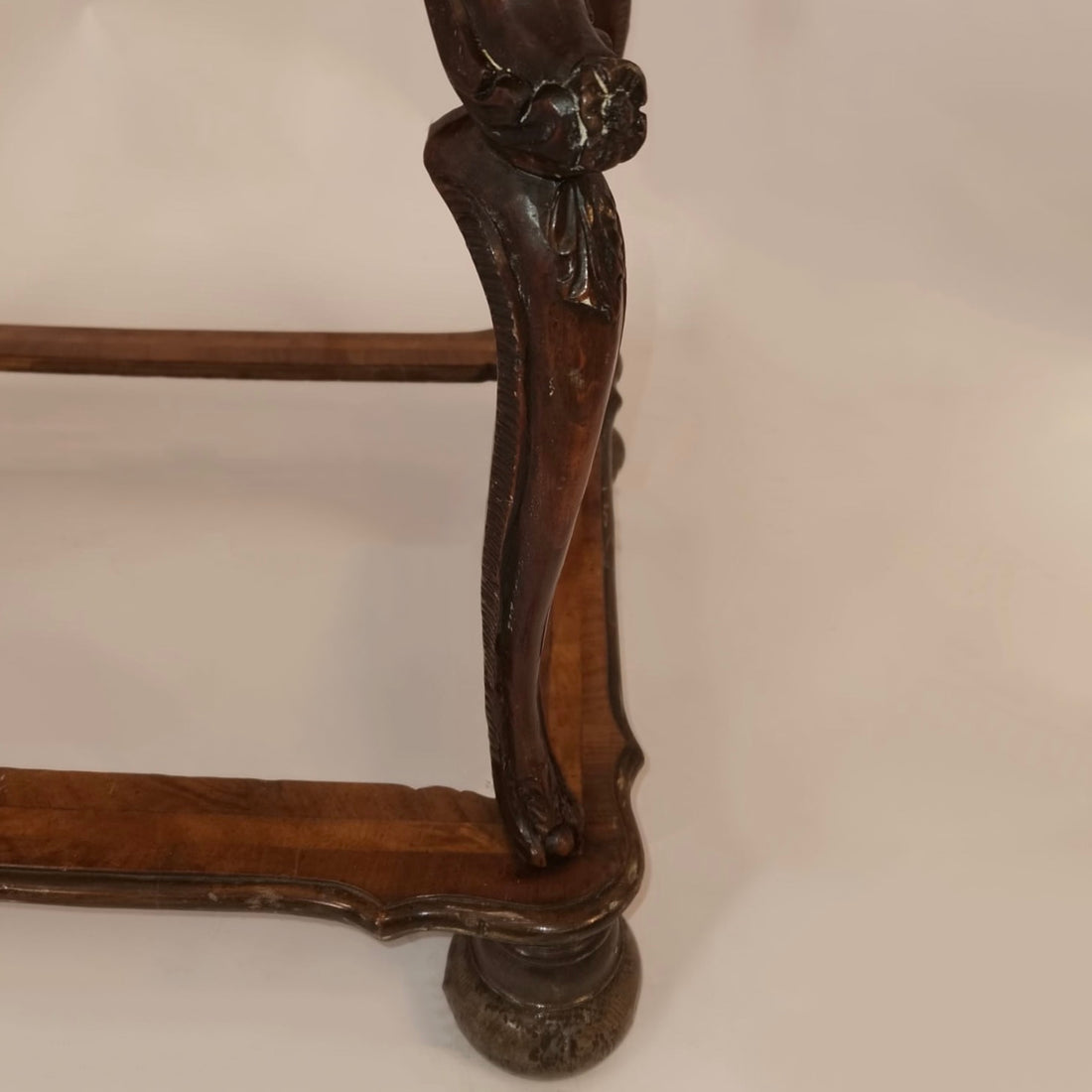 German baroque table from the 18th century with wonderful inlay work
