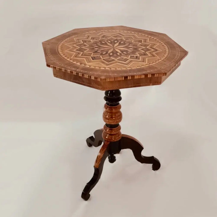 Antiker Sorrento Tisch mit Intarsien und Marketerie