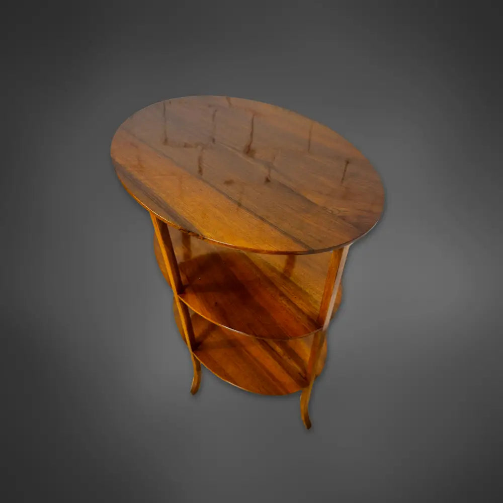 Feine Biedermeier Etagere in Nussbaum um 1830 - Möbel