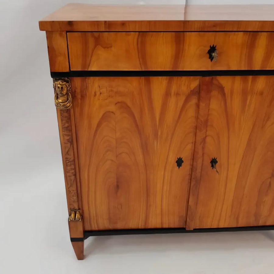 Biedermeier Halbschrank mit Karyatiden um 1820 - Halbschrank