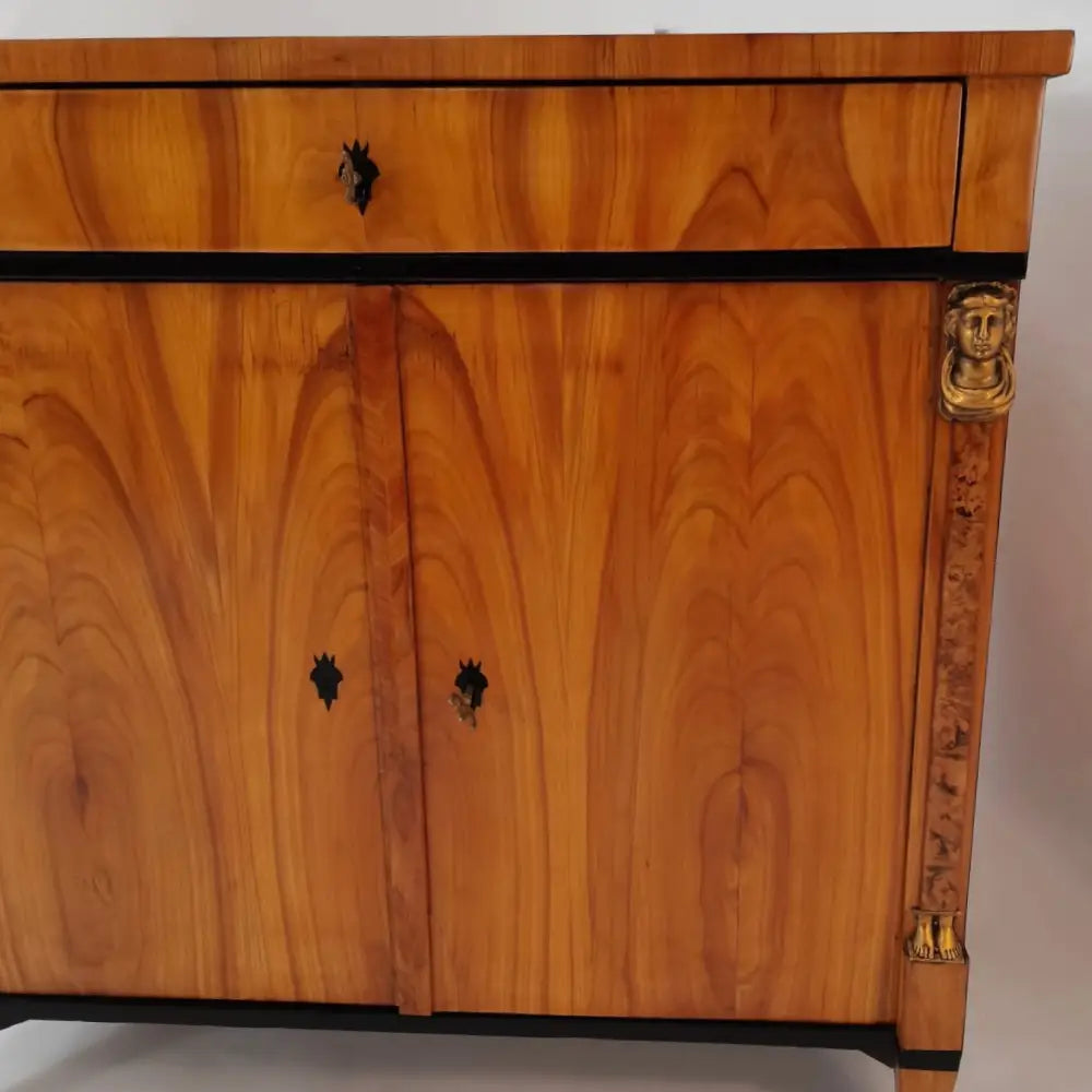 Biedermeier Halbschrank mit Karyatiden um 1820 - Halbschrank