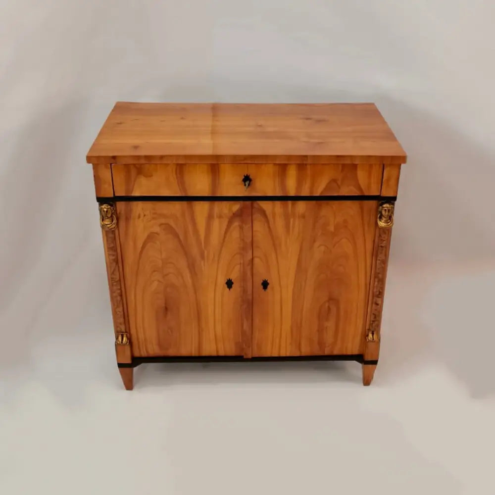 Biedermeier Halbschrank mit Karyatiden um 1820 - Halbschrank