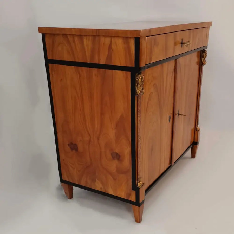 Biedermeier Halbschrank mit Karyatiden um 1820 - Halbschrank