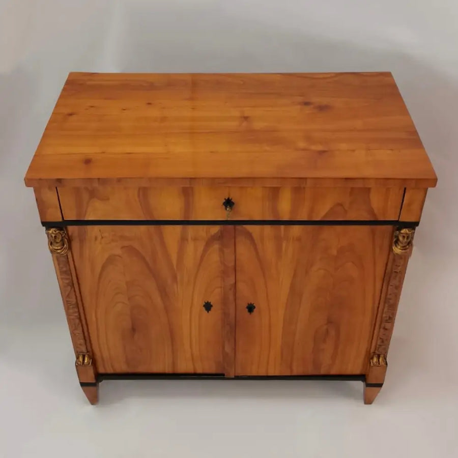 Biedermeier Halbschrank mit Karyatiden um 1820 - Halbschrank