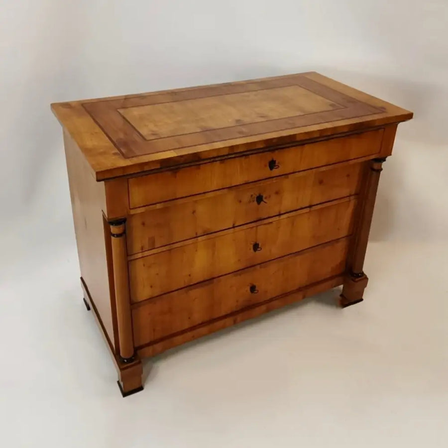 Biedermeier Kirschbaum Kommode mit freistehende Säulen um
