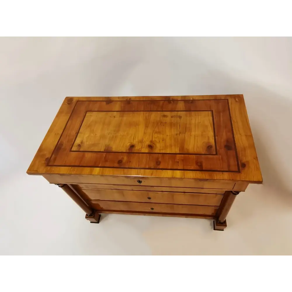 Biedermeier Kirschbaum Kommode mit freistehende Säulen um
