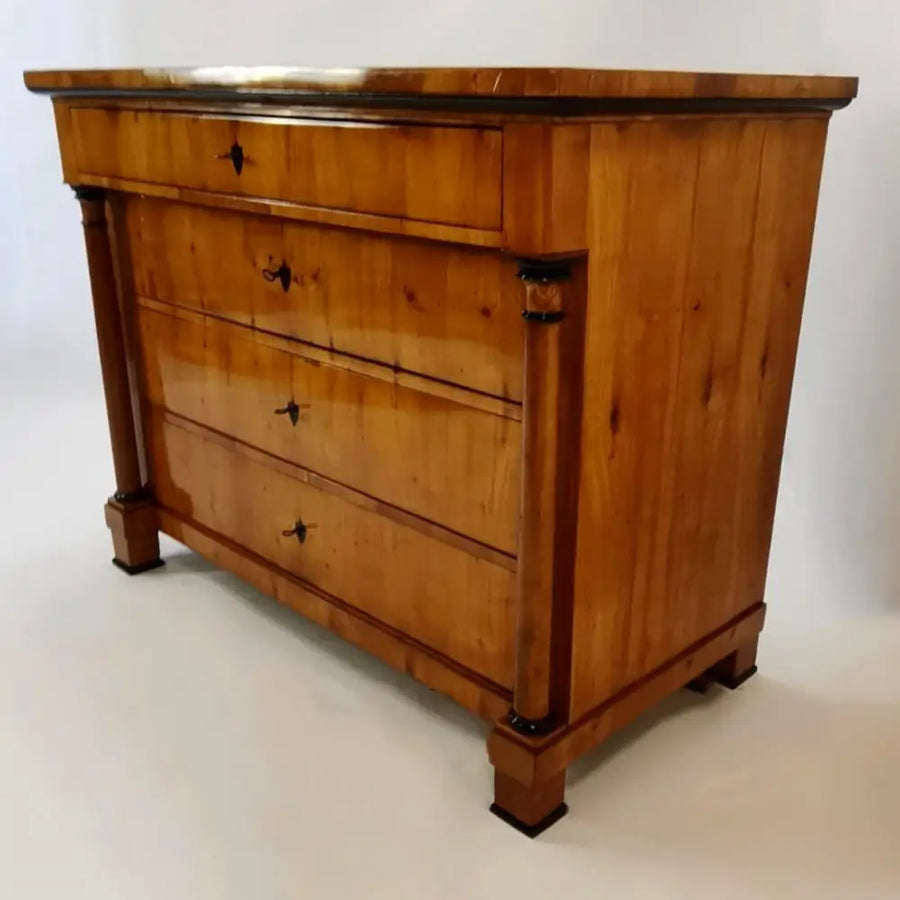 Biedermeier Kirschbaum Kommode mit freistehende Säulen um