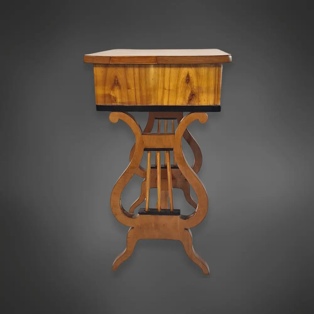 Biedermeier Lyratisch Kirschbaum um 1825