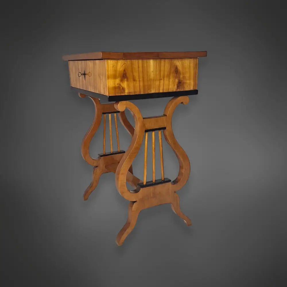 Biedermeier Lyratisch Kirschbaum um 1825