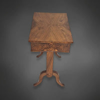 Biedermeier-Beistelltisch Nussbaum furniert um 1840