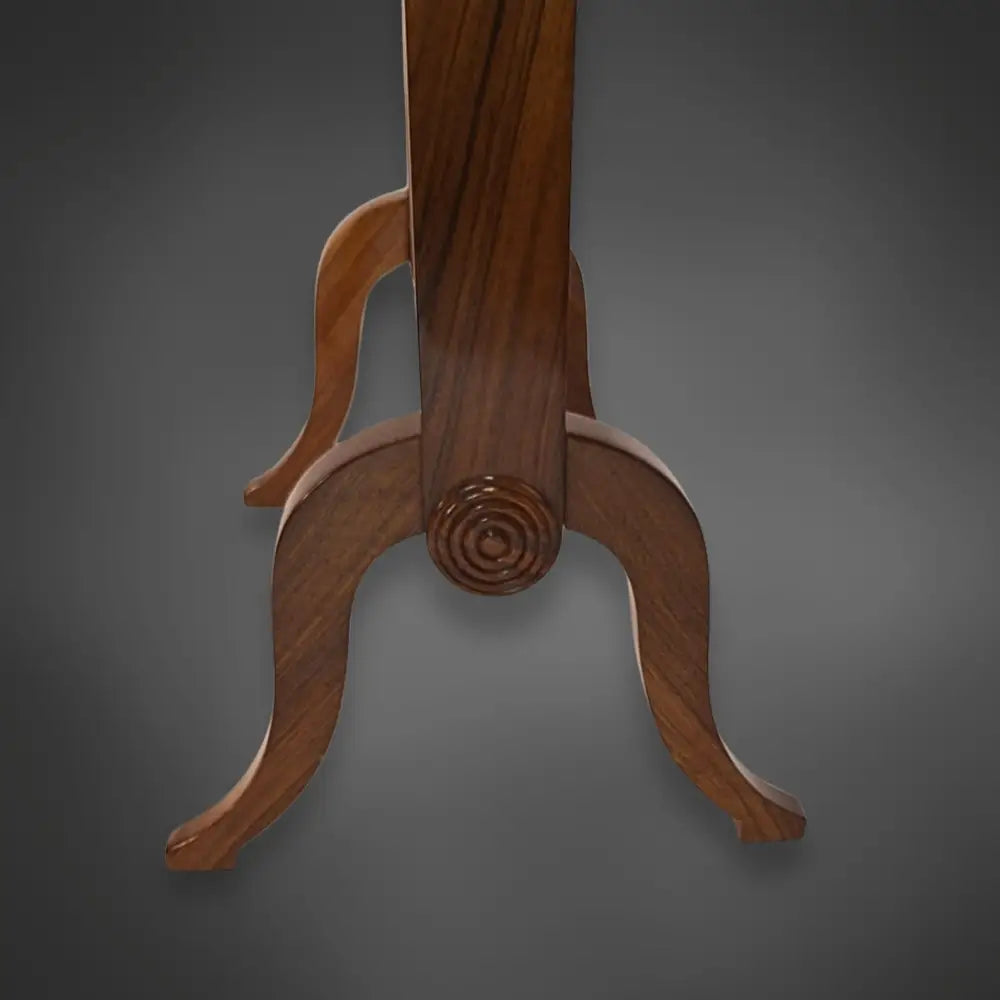 Biedermeier-Beistelltisch Nussbaum furniert um 1840