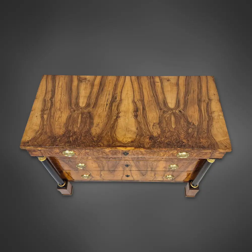Biedermeier-Säulenkommode Nussbaum um 1820/25 - kommode