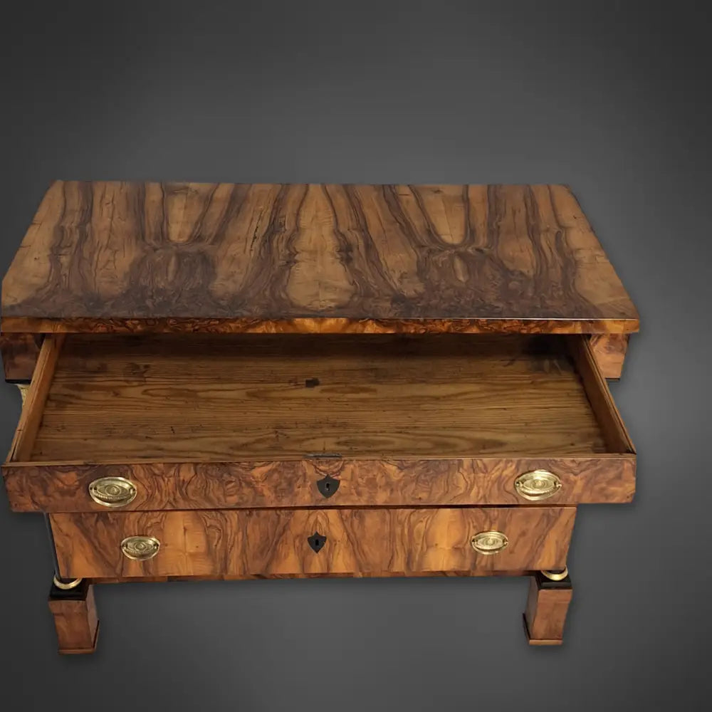 Biedermeier-Säulenkommode Nussbaum um 1820/25 - kommode