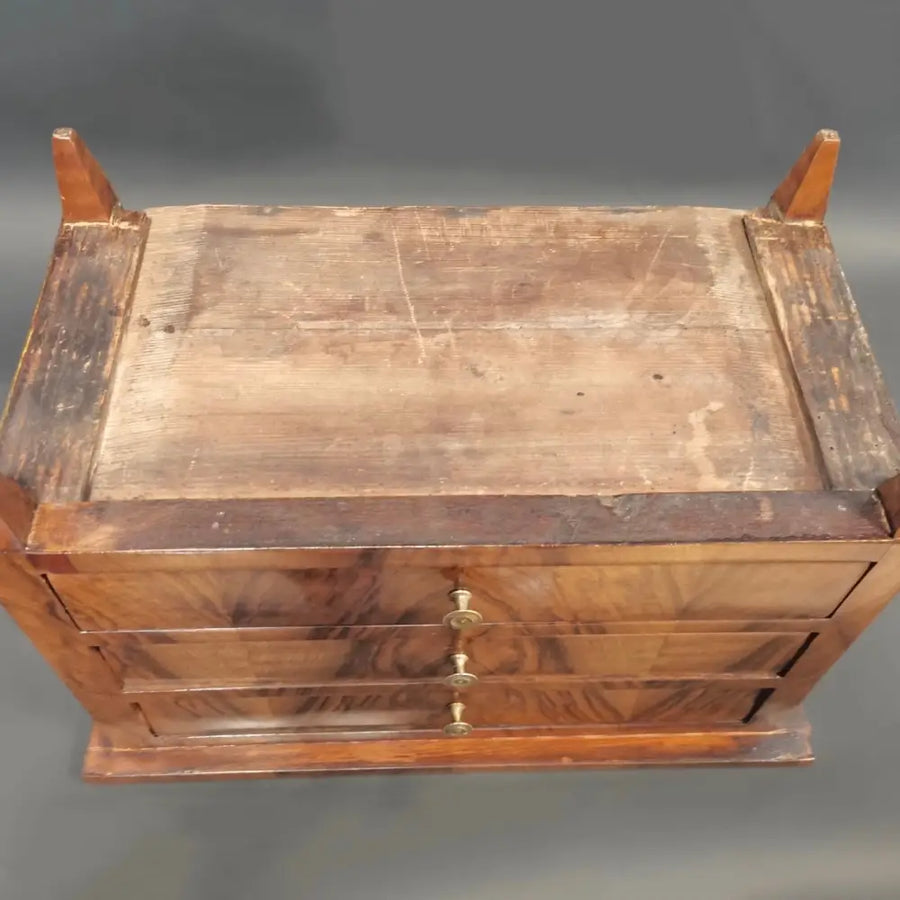 Biedermeier Miniatur Kommode Nussbaum Furniert