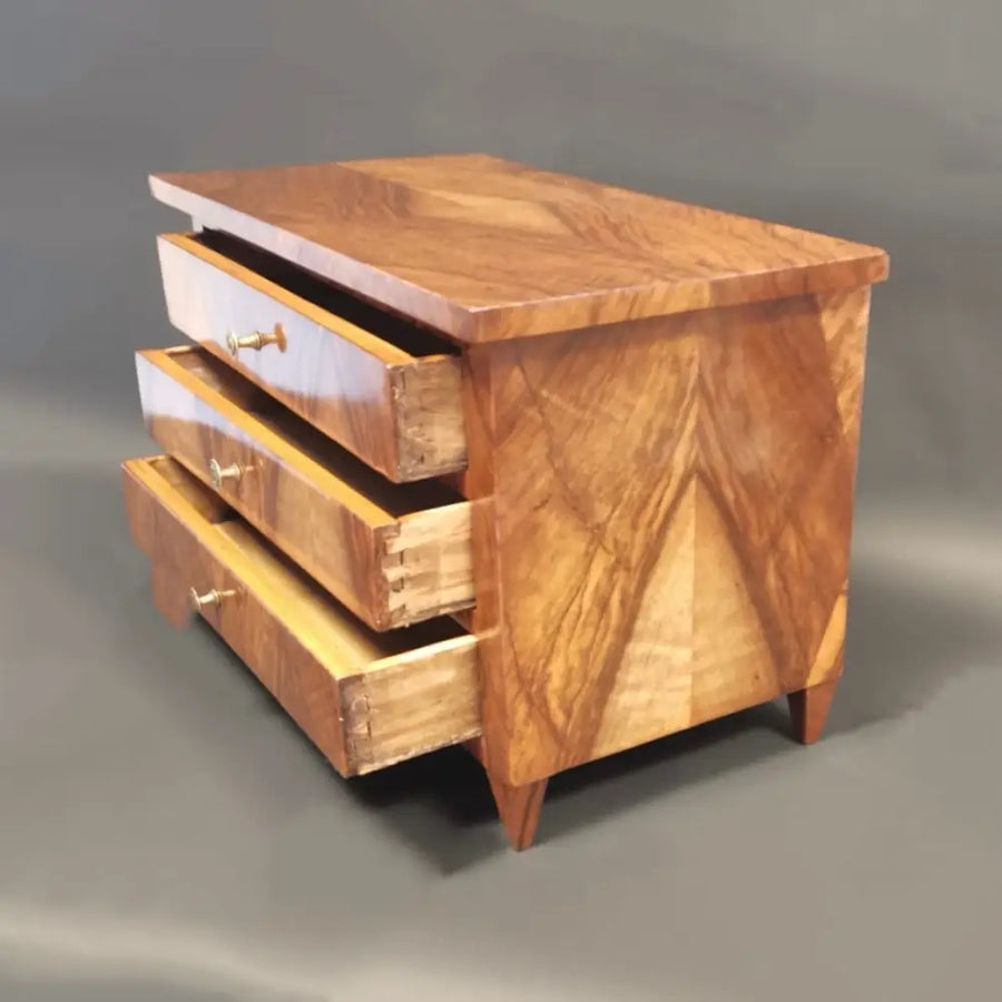 Biedermeier Miniatur Kommode Nussbaum Furniert