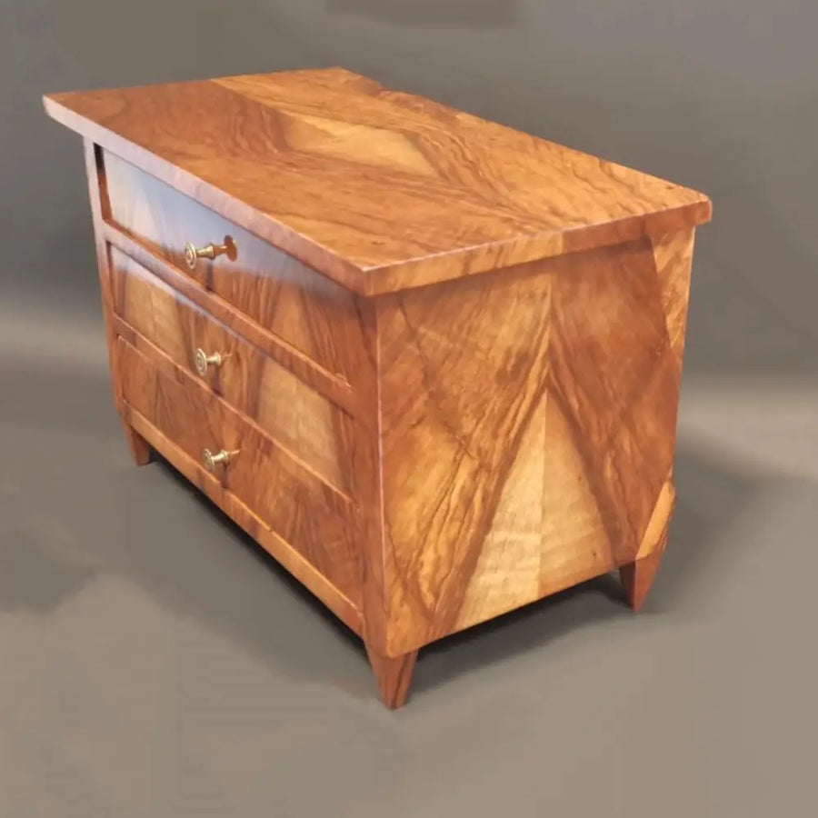 Biedermeier Miniatur Kommode Nussbaum Furniert