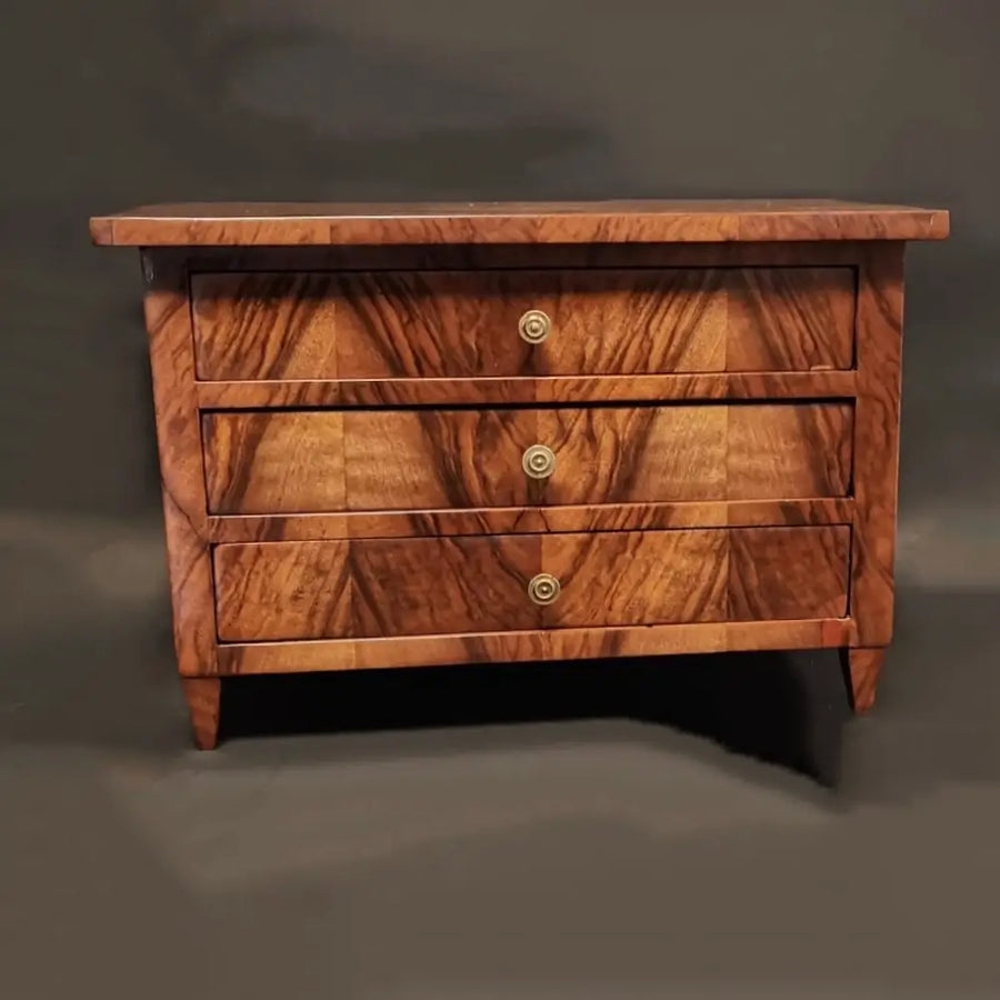 Biedermeier Miniatur Kommode Nussbaum Furniert