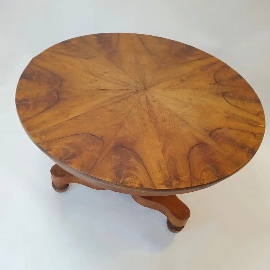 Biedermeier Tisch aus Nussbaum um 1815 - Möbel